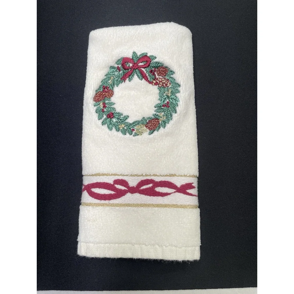 Ritz 100% Cotton Made Turkey Christmas Wreath Ivory Fingertip Hand Towel NWOT
